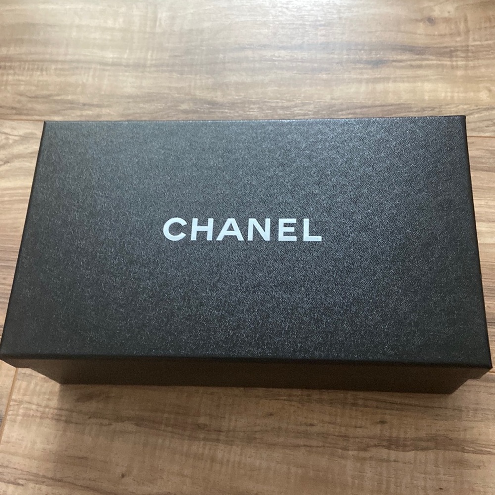 Chanel shoe box